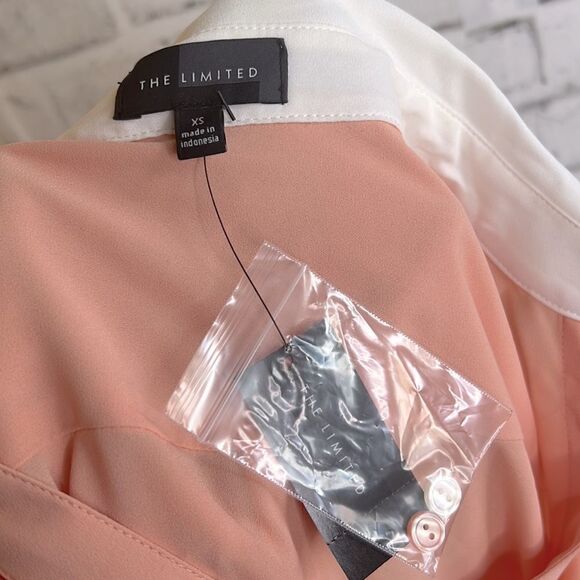 NWT Express Peach Blouse Shirt Top Size XS Oversized Loose Button Down - Picture 6 of 6